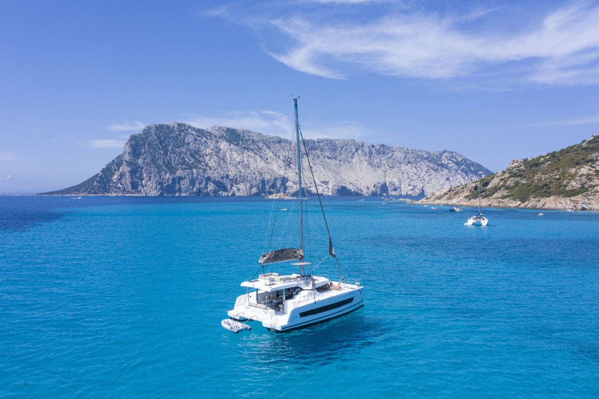 catamarán islas cíes alquiler