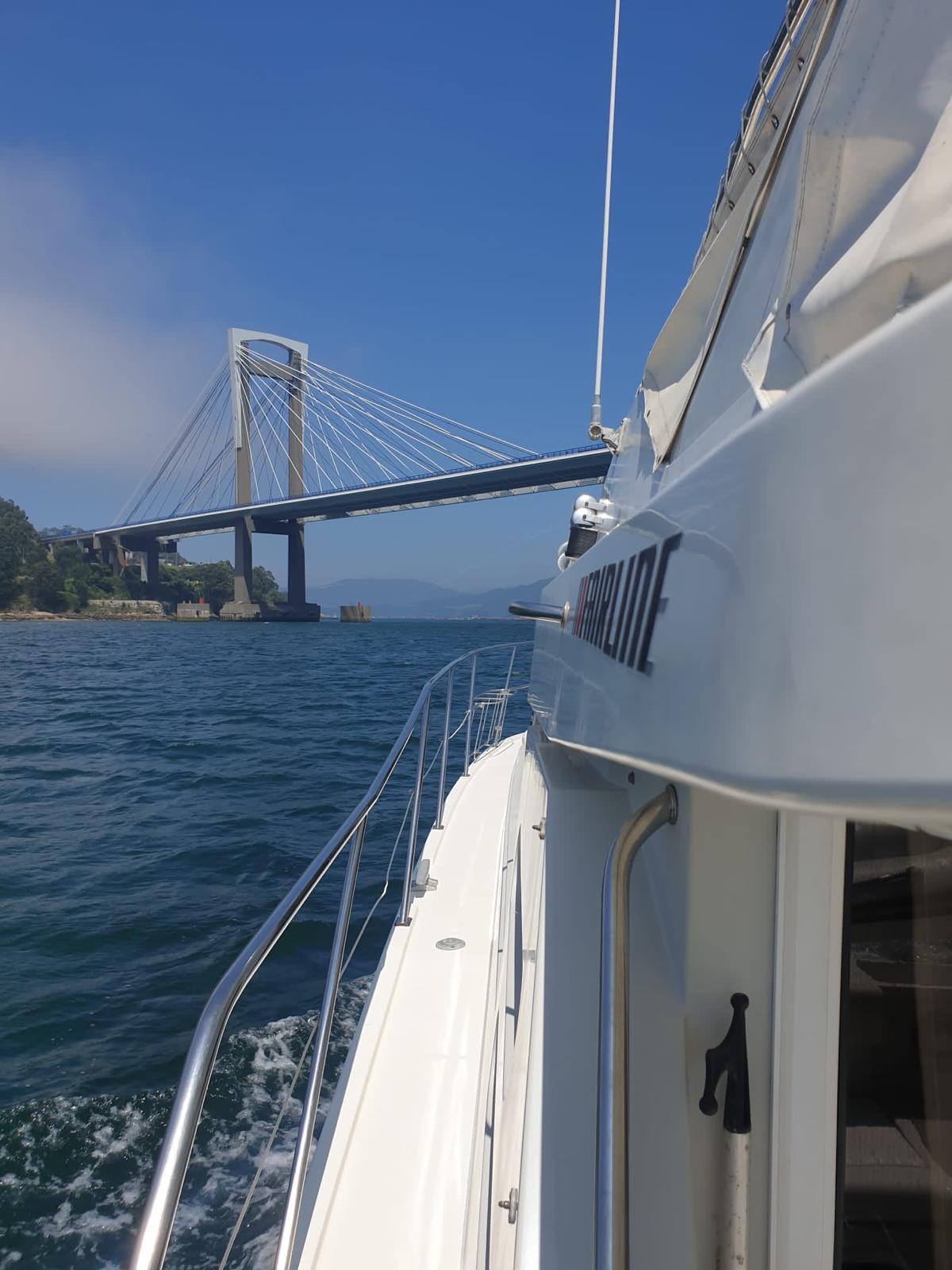 yates alquiler vigo cíes